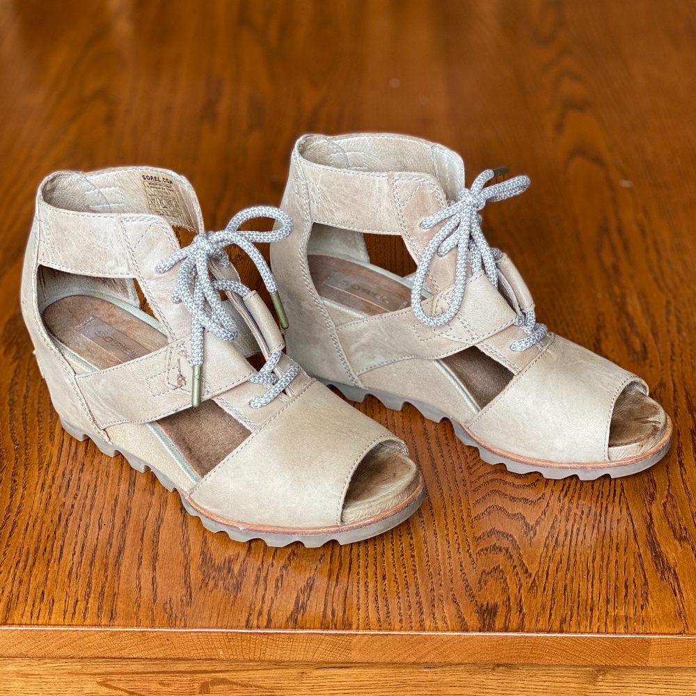 Sorel Tan Wedges
